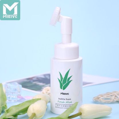 Picture of Aloe foam cleansing and soothing the face