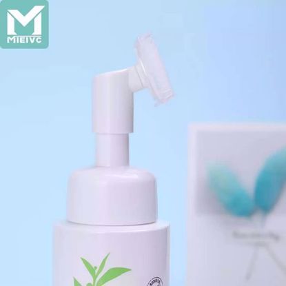 صورة Green Tea Essence Moisturizing Cleansing Foam