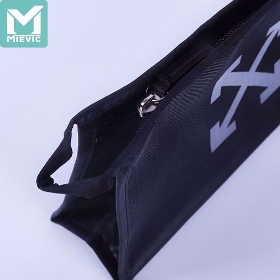 صورة Makeup Bag