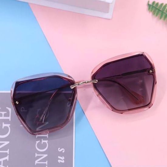 صورة نظارات شمسية عصرية