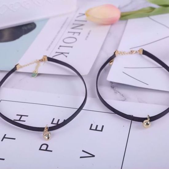 صورة قلادة كلاسيكية