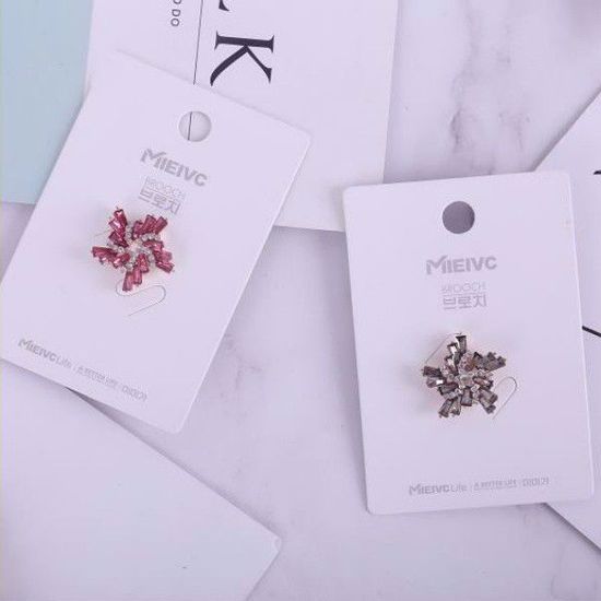 Picture of Needle brooch(Random selection)