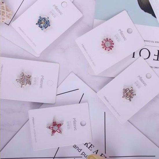 Picture of Needle brooch(Random selection)