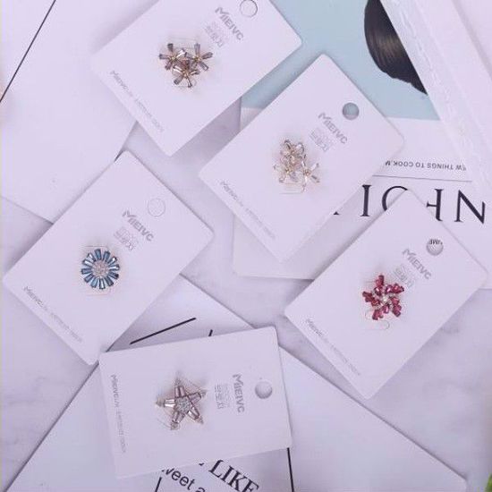 Picture of Needle brooch(Random selection)
