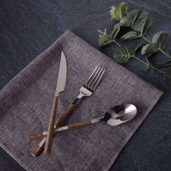صورة أدوات المائدة