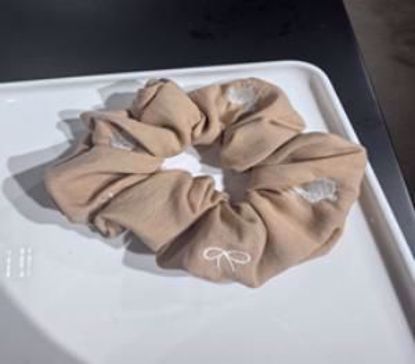 صورة Hair Scrunchies (Beige)