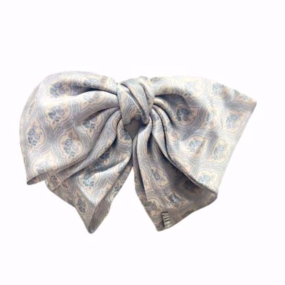 صورة Blue & White Trellis Fabric Bow – Floral Pattern
