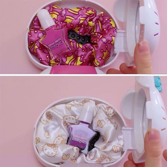 Picture of Hello Kitty Beauty Set with 4 Accessories