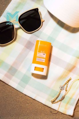 صورة Estelin Vitamin C & Niacinamide Sunscreen Stick SPF50