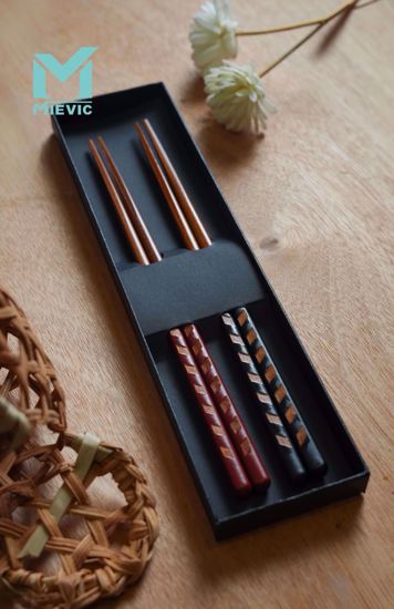 صورة Wooden Chopsticks – 2 Pairs